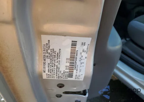 2004 Ford Focus Lx z USA, uszkodzony, nr VIN 1FAFP33P44W166076